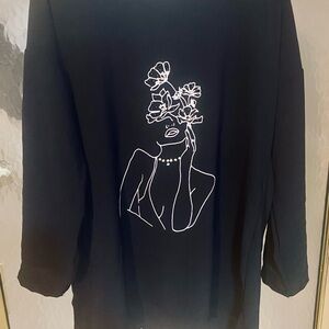 Eten blouse size large. Can be used with long sleeves or rolled up sleeves.